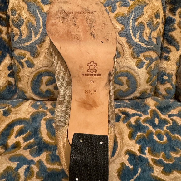 Beautiful vintage 1970’s Evan Picone slip on gold dress shoes - Picture 3 of 4